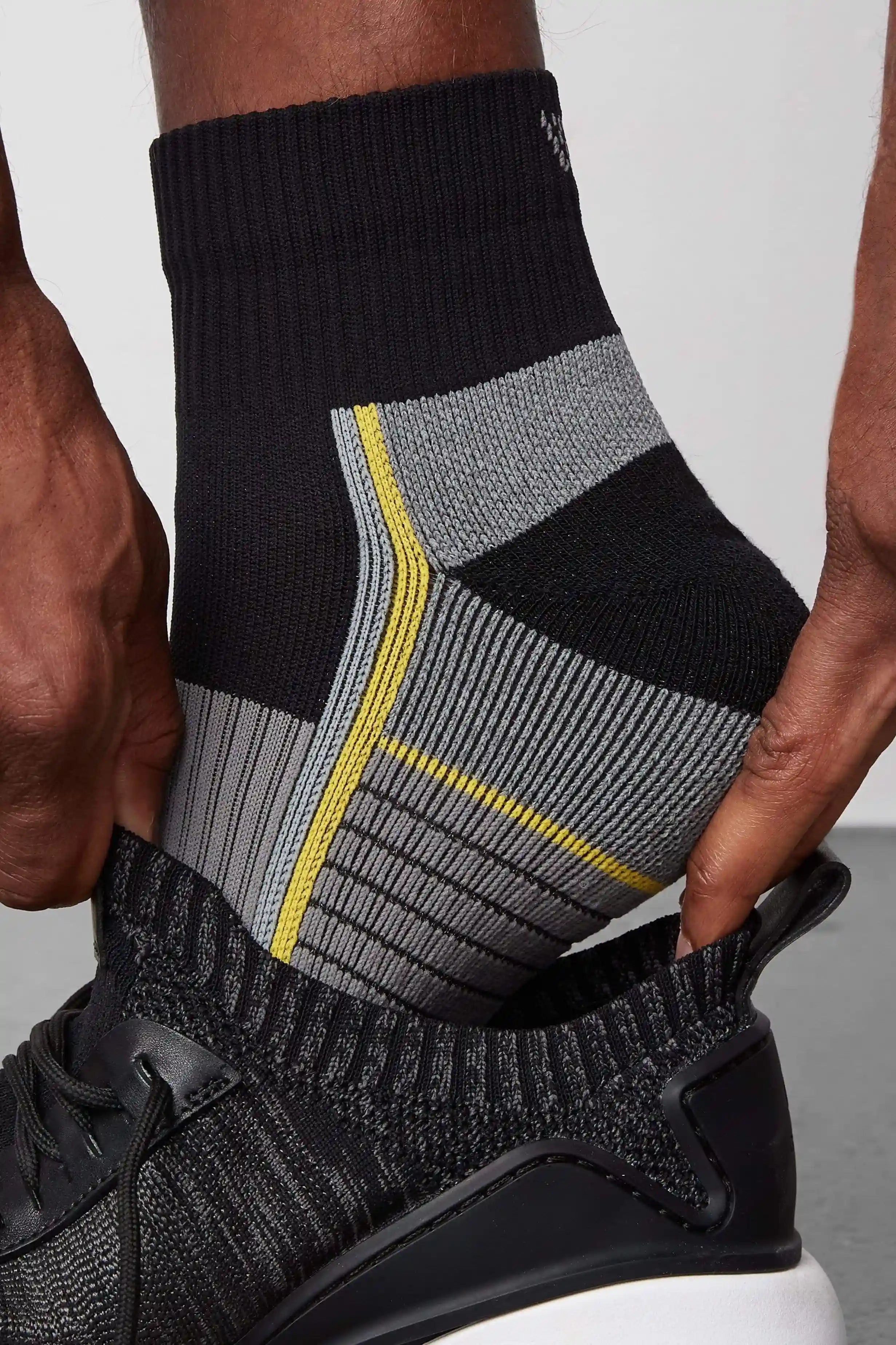3-Pack AIRKNITˣ High Ankle Socks
